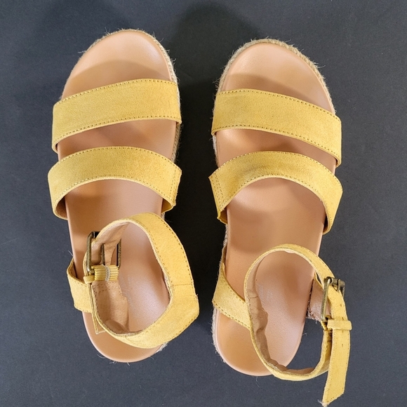 Universal Thread Agnes Microsuede Flatform Espadrilles Sandals Womens 6.5 Yellow - Picture 8 of 10